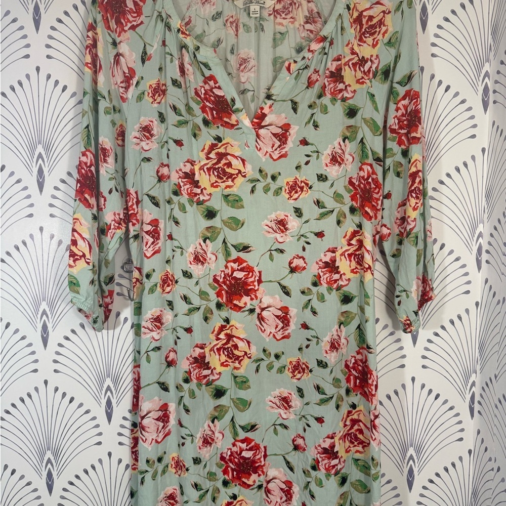 Victorias Woman Floral V-Neck Dress